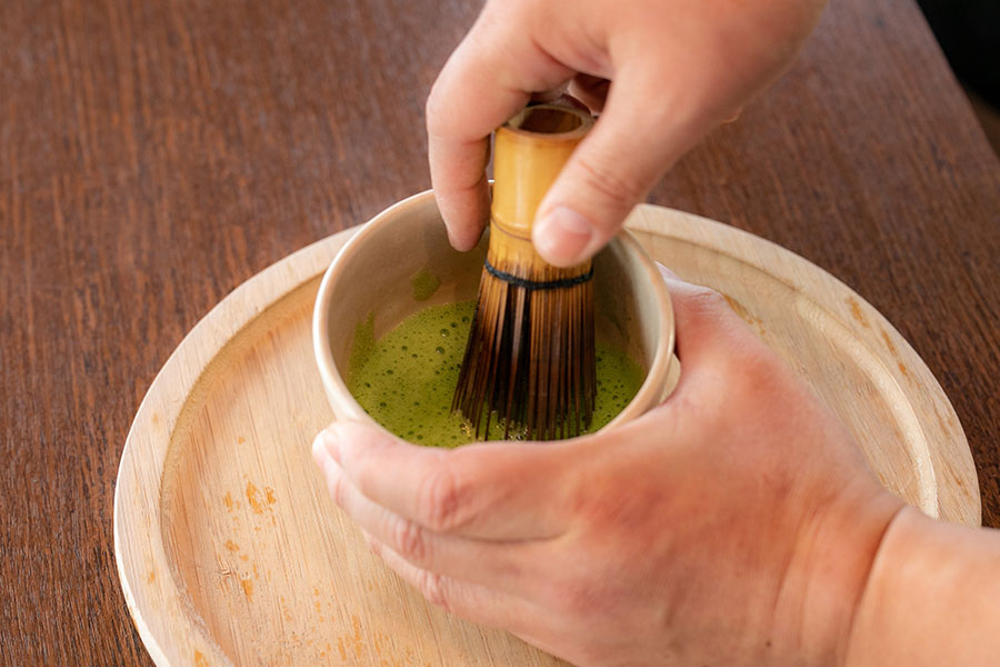 抹茶碗で点てる上品な味わい